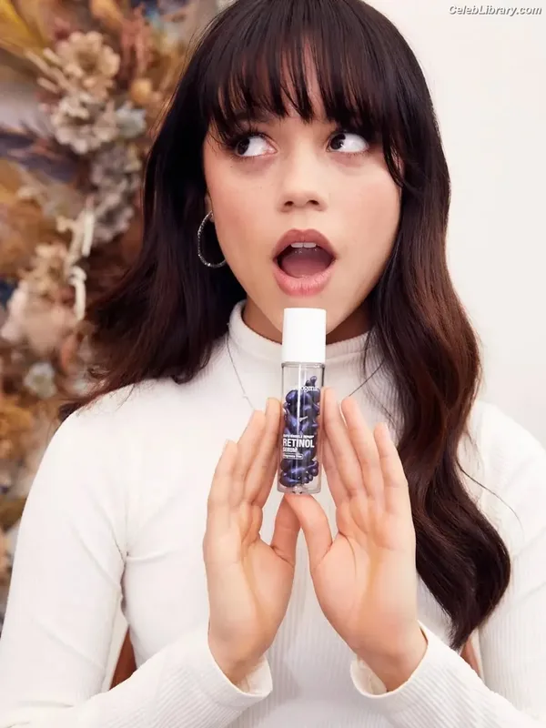 Jenna Ortega photo 6 of 5476