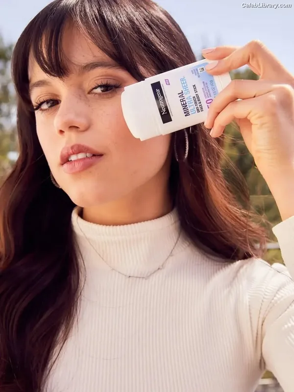 Jenna Ortega photo 9 of 5476