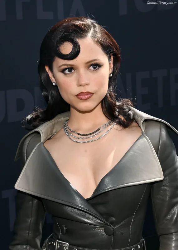 Jenna Ortega photo 12 of 5476