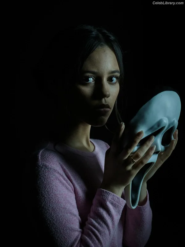 Jenna Ortega photo 17 of 5476