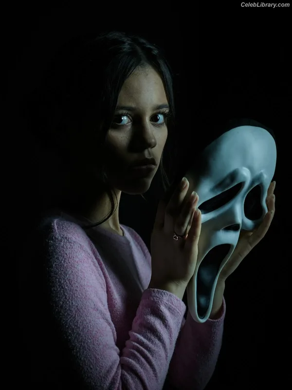 Jenna Ortega photo 19 of 5476