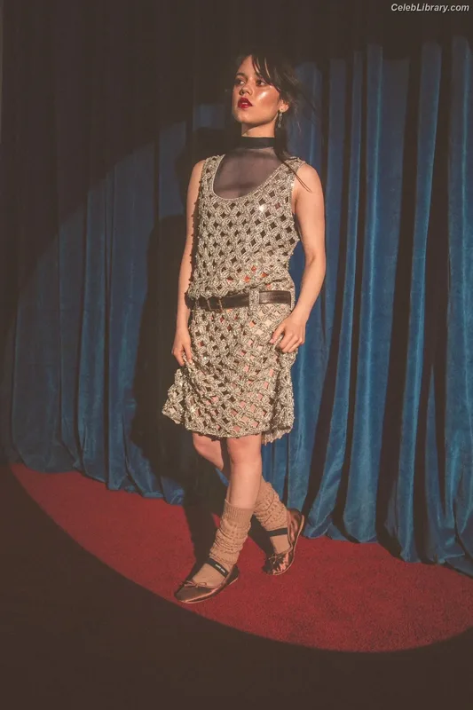 Jenna Ortega photo 1 of 5476