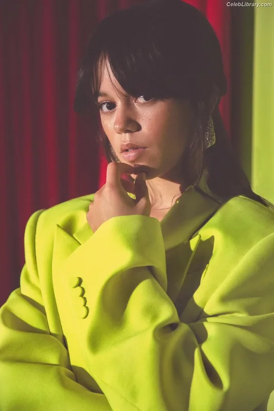 Jenna Ortega photo 3 of 5476