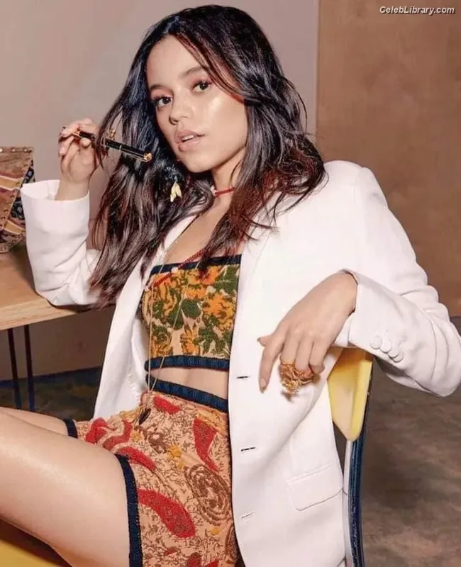 Jenna Ortega photo 11 of 5476