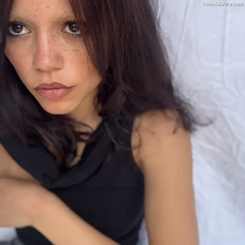 Jenna Ortega photo 17 of 5476