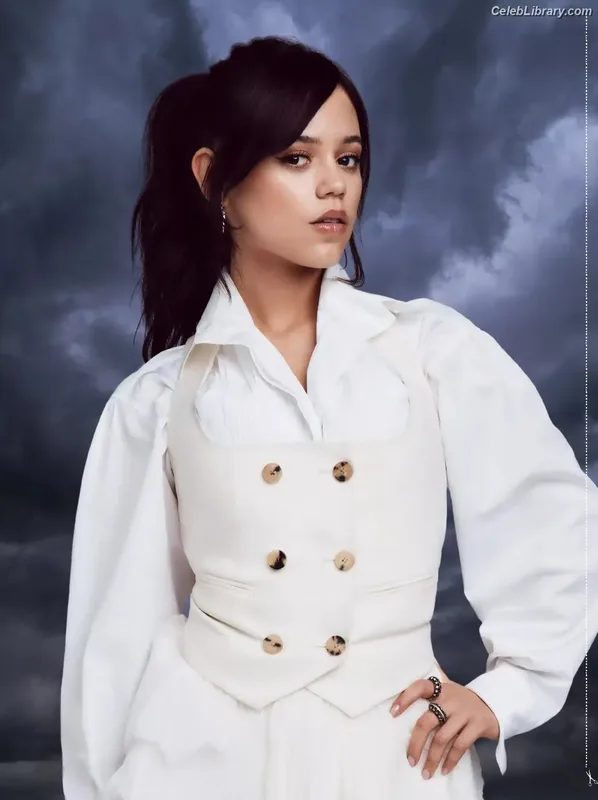 Jenna Ortega photo 5 of 5476