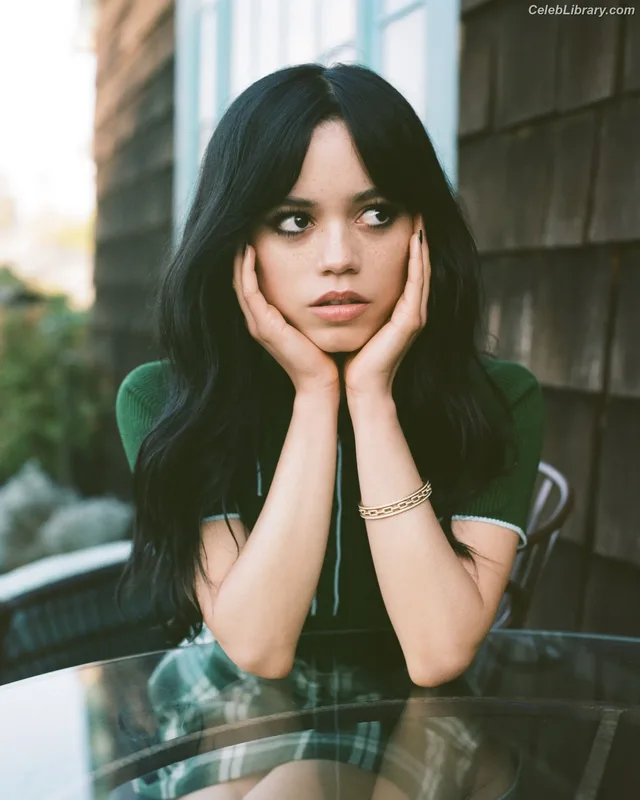 Jenna Ortega photo 6 of 5476
