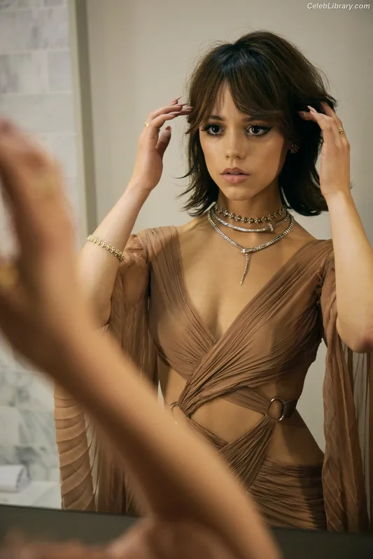 Jenna Ortega photo 11 of 5476