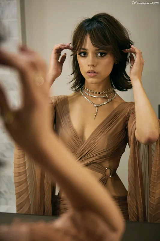 Jenna Ortega photo 12 of 5476