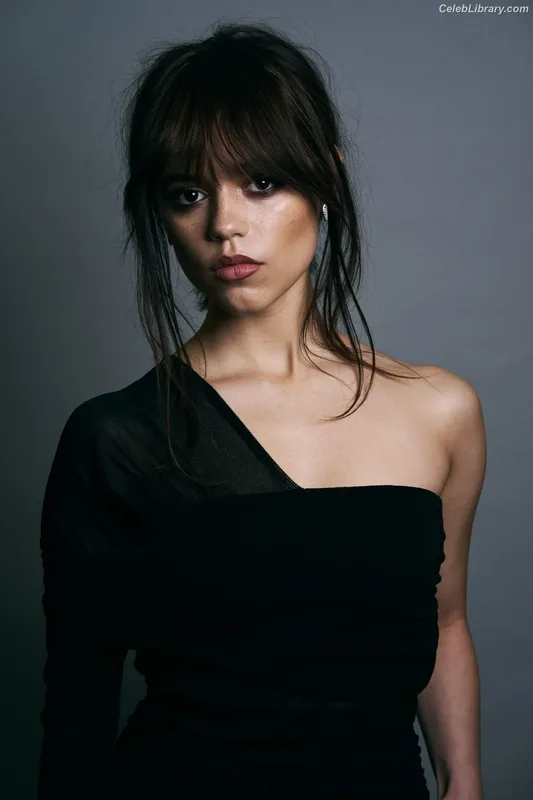 Jenna Ortega photo 8 of 5476