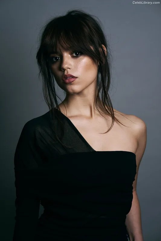 Jenna Ortega photo 9 of 5476