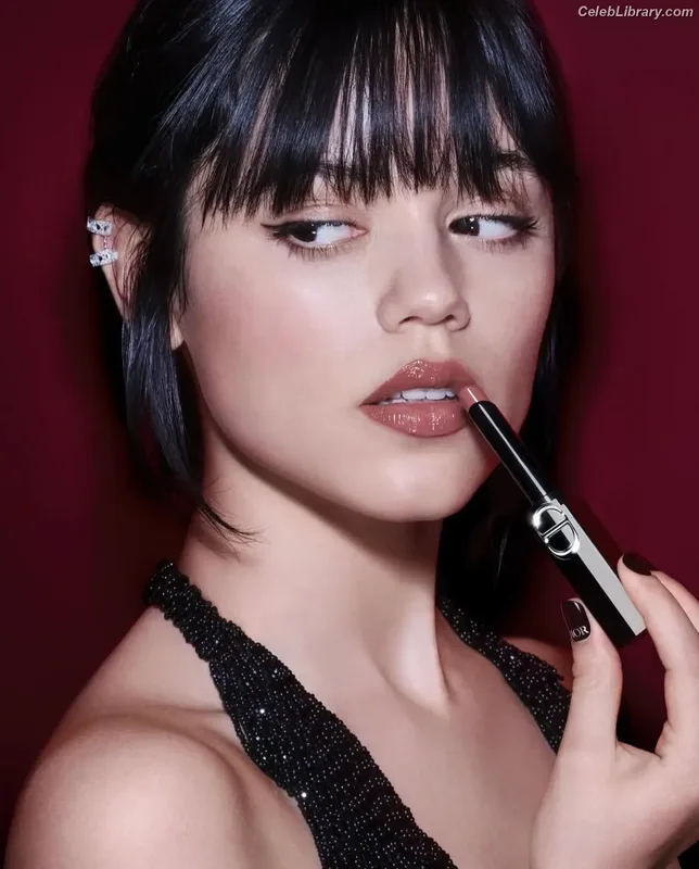 Jenna Ortega photo 2 of 5476