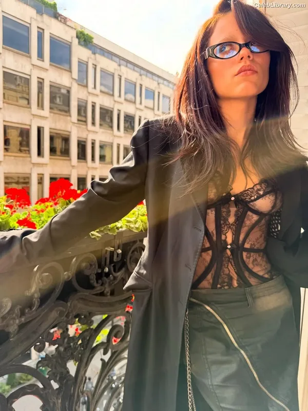 Jenna Ortega photo 8 of 5476