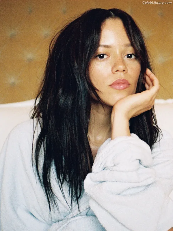 Jenna Ortega photo 17 of 5476