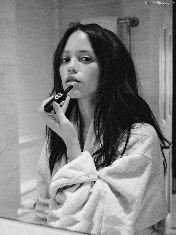Jenna Ortega photo 18 of 5476
