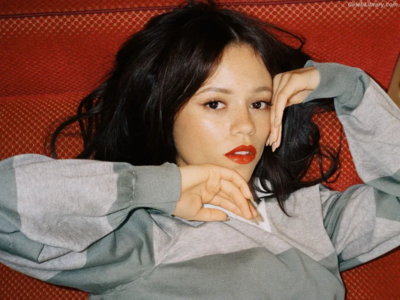 Jenna Ortega photo 22 of 5476