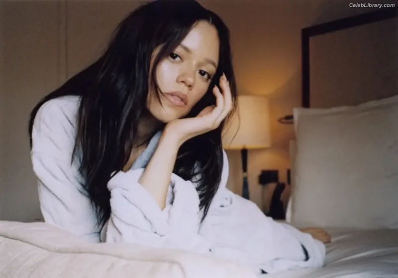Jenna Ortega photo 8 of 5476