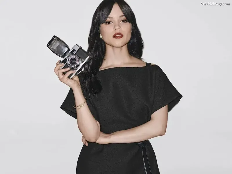 Jenna Ortega photo 17 of 5476