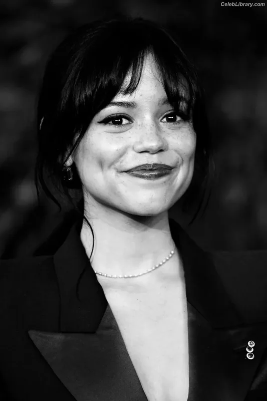 Jenna Ortega photo 19 of 5476