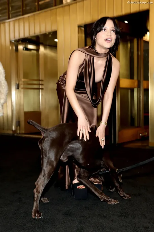 Jenna Ortega photo 9 of 5476