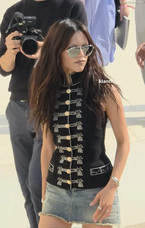 Jenna Ortega photo 3 of 5476