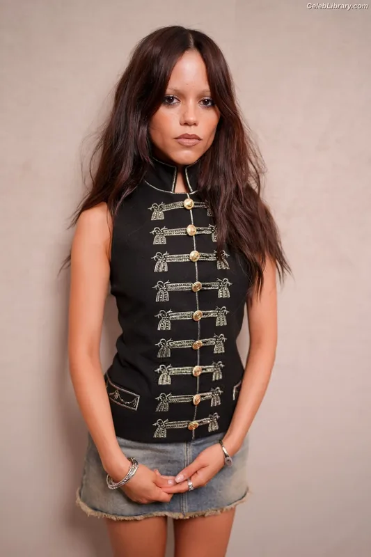 Jenna Ortega photo 17 of 5476