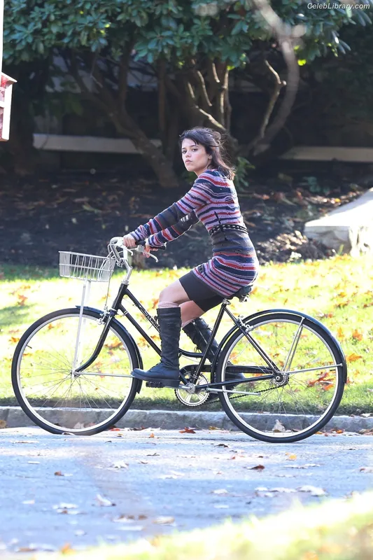 Jenna Ortega photo 9 of 5476