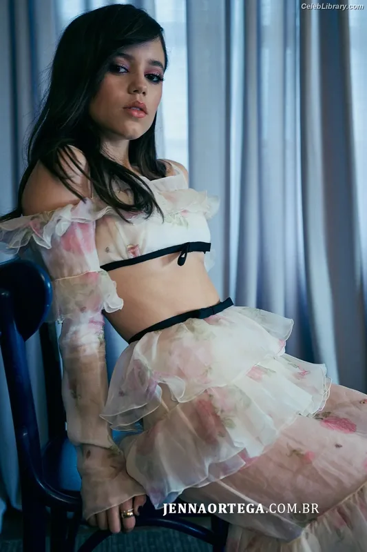 Jenna Ortega photo 21 of 5476