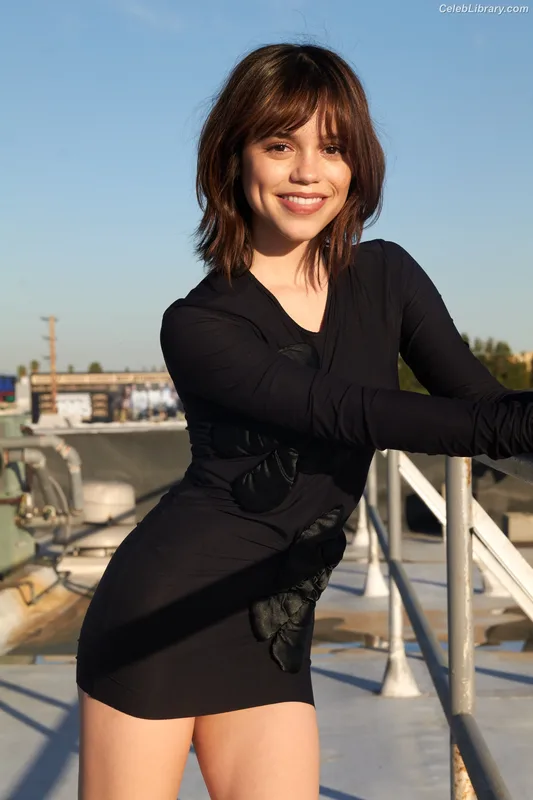 Jenna Ortega photo 4 of 5476