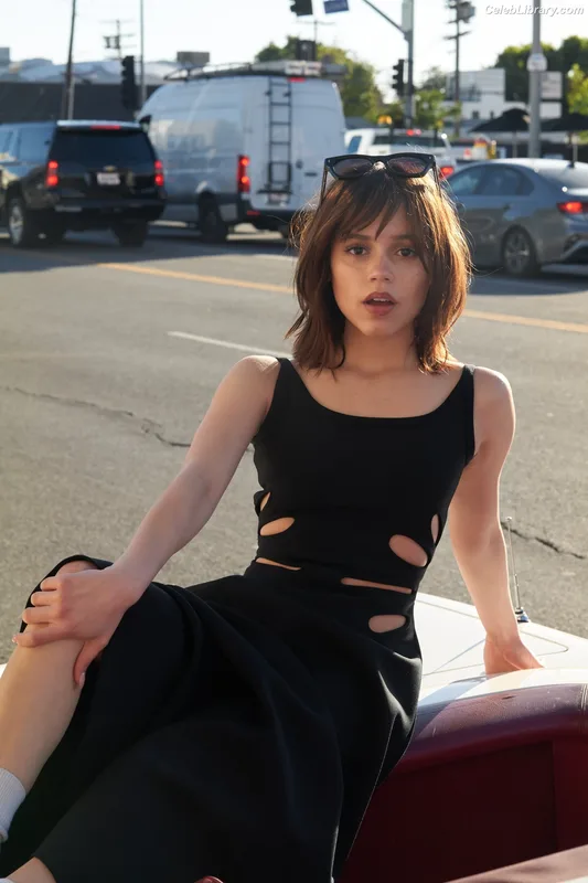 Jenna Ortega photo 8 of 5476