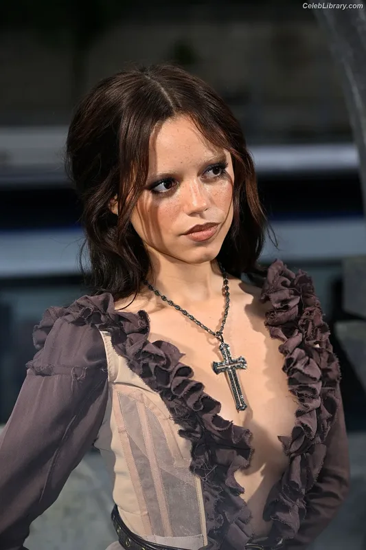 Jenna Ortega photo 20 of 5476