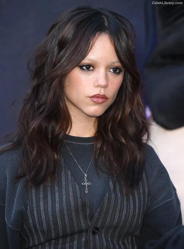 Jenna Ortega photo 5 of 5476