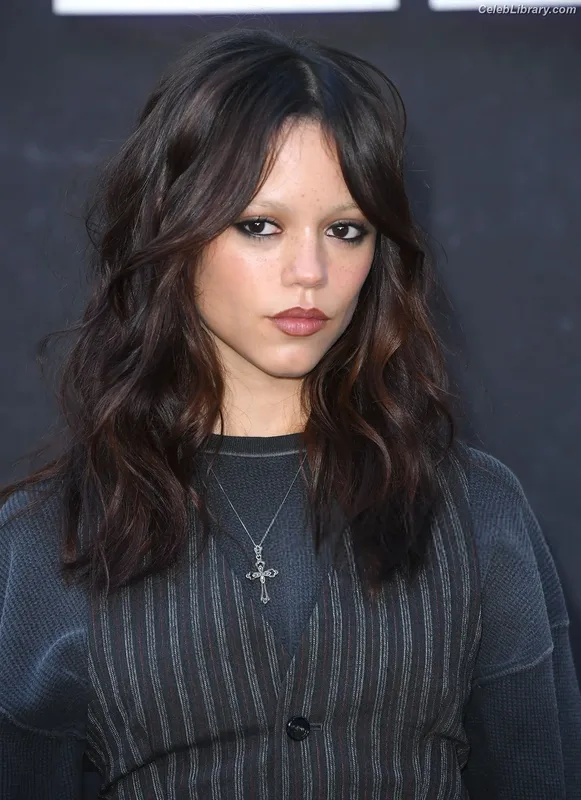Jenna Ortega photo 6 of 5476