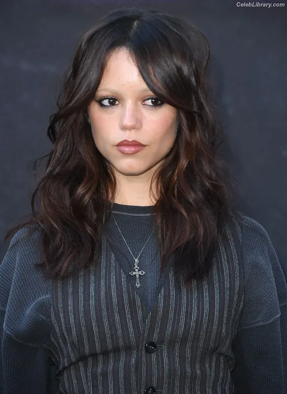 Jenna Ortega photo 8 of 5476