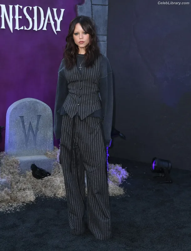 Jenna Ortega photo 12 of 5476