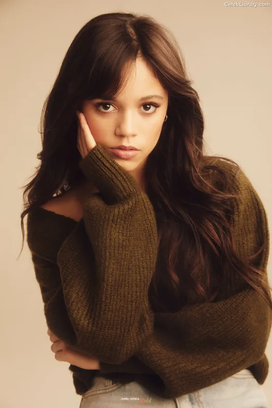 Jenna Ortega photo 7 of 5476