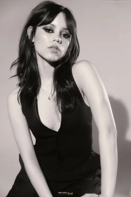 Jenna Ortega photo 15 of 5476