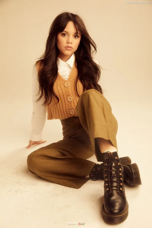 Jenna Ortega photo 19 of 5476
