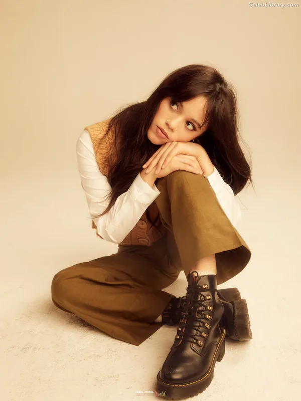 Jenna Ortega photo 21 of 5476