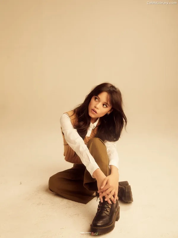 Jenna Ortega photo 22 of 5476