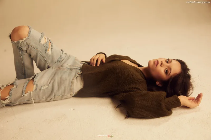 Jenna Ortega photo 2 of 5476