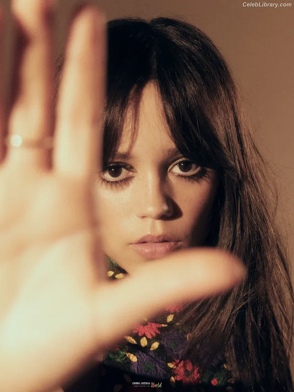 Jenna Ortega photo 12 of 5476