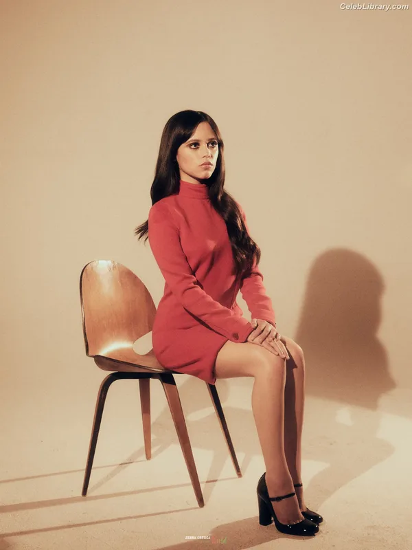 Jenna Ortega photo 21 of 5476