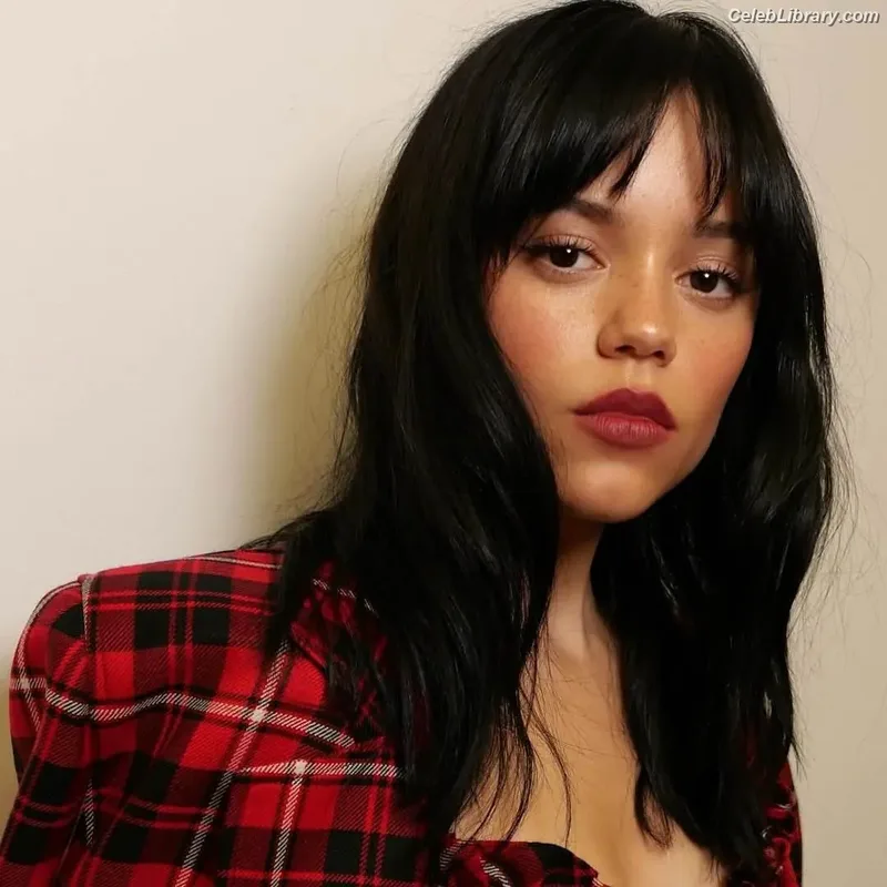 Jenna Ortega photo 21 of 5476