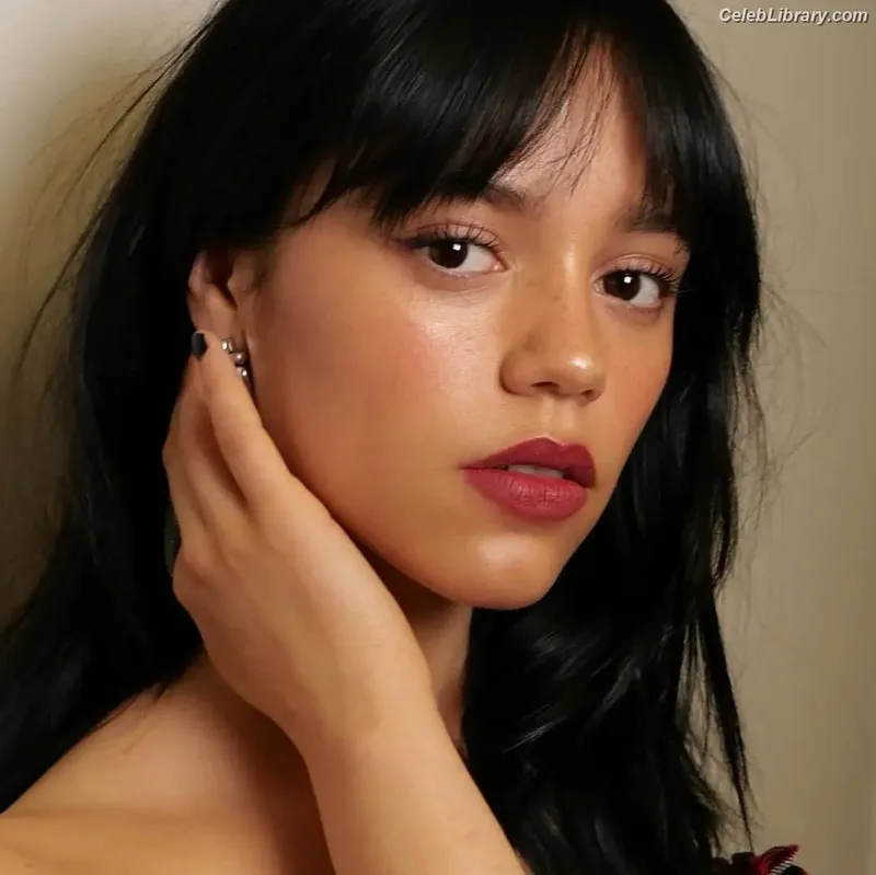 Jenna Ortega photo 22 of 5476