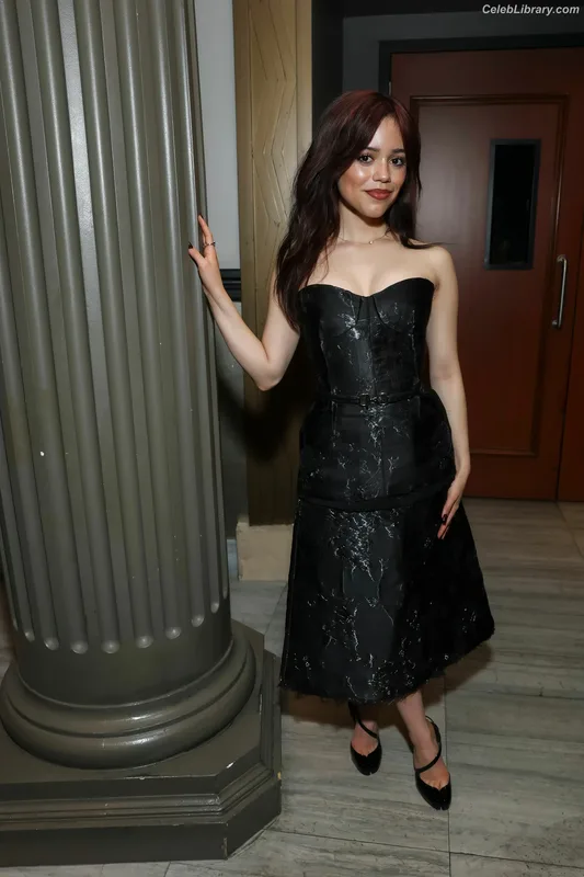 Jenna Ortega photo 19 of 5476