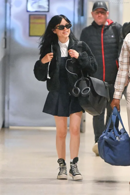 Jenna Ortega photo 13 of 5476