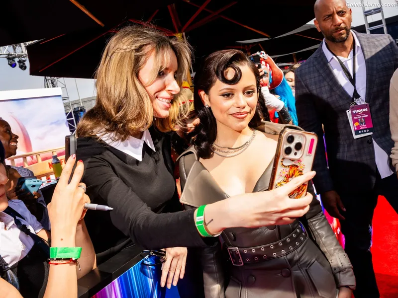 Jenna Ortega photo 2 of 5476