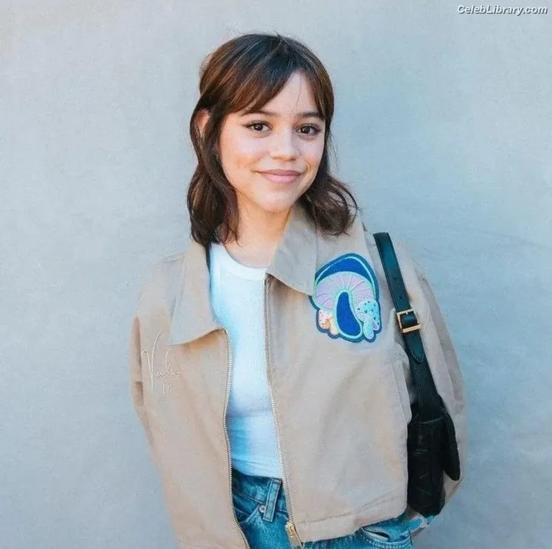 Jenna Ortega photo 22 of 5476