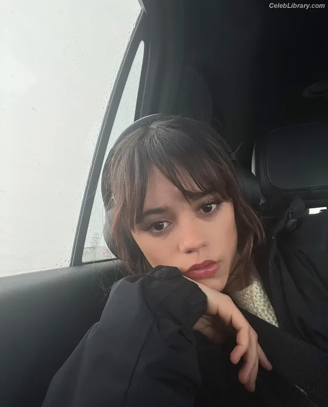 Jenna Ortega photo 6 of 5476